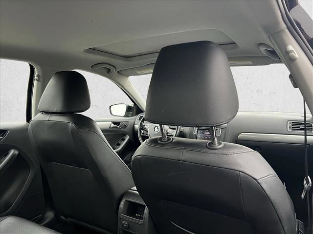 Used 2018 Volkswagen Jetta SE image 17