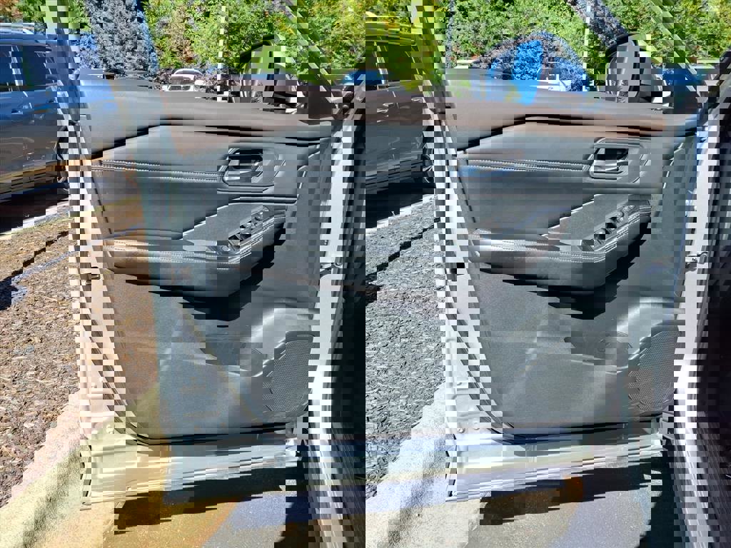 Used 2023 Nissan Rogue SV w/ SV Premium Package image 8