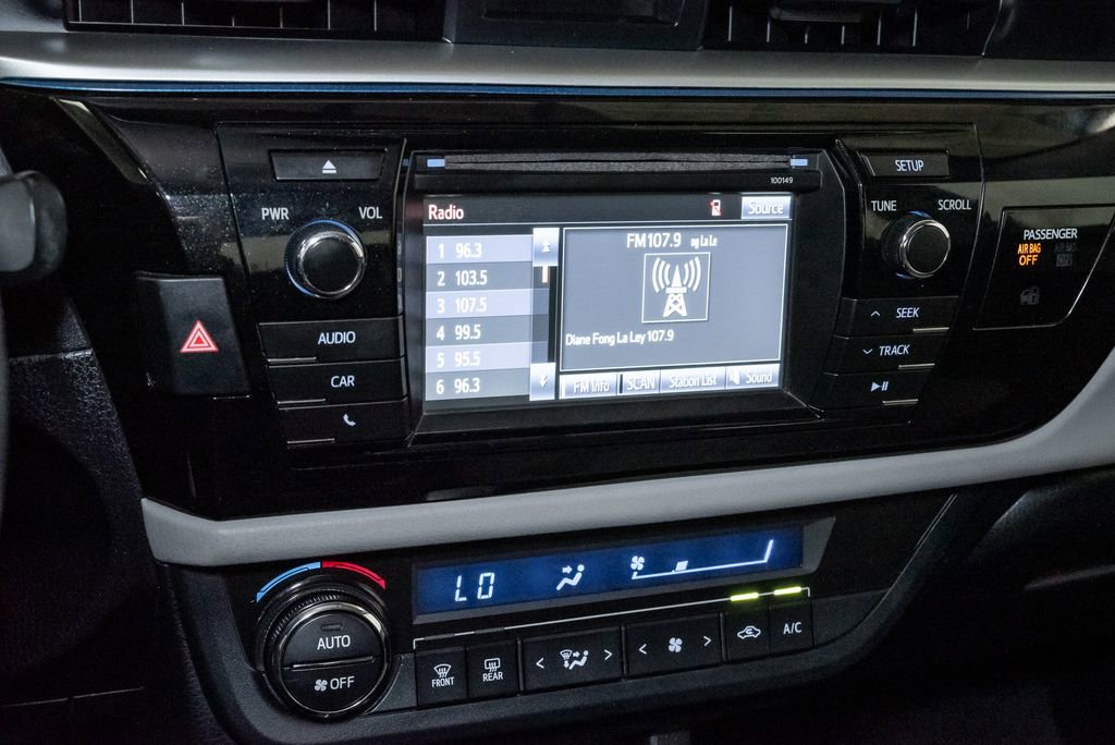 Used 2015 Toyota Corolla LE FWD image 15