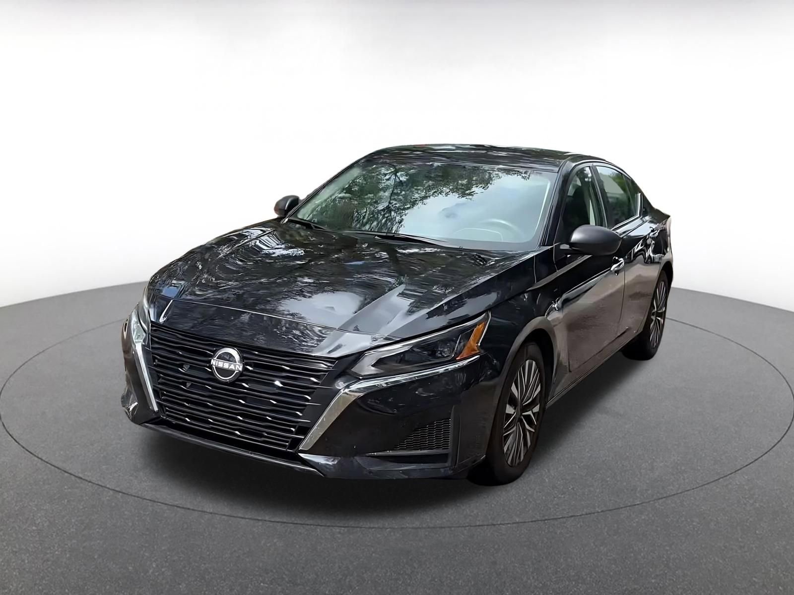 Used 2025 Nissan Altima 2.5 SV FWD image 7