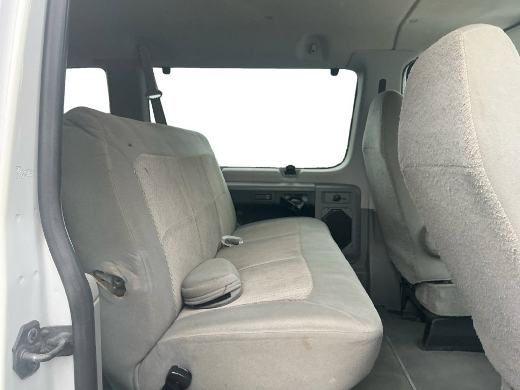 Used 2006 Ford E-350 and Econoline 350 Extended Wagon Super Duty RWD image 21
