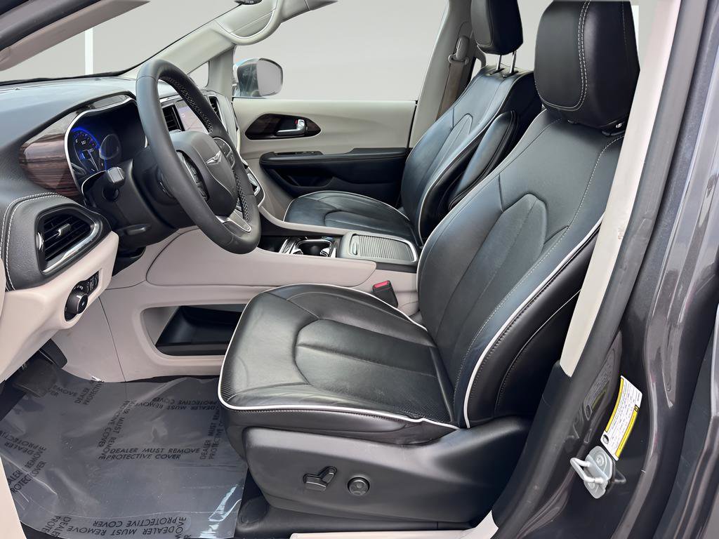 Used 2022 Chrysler Pacifica Limited FWD image 9