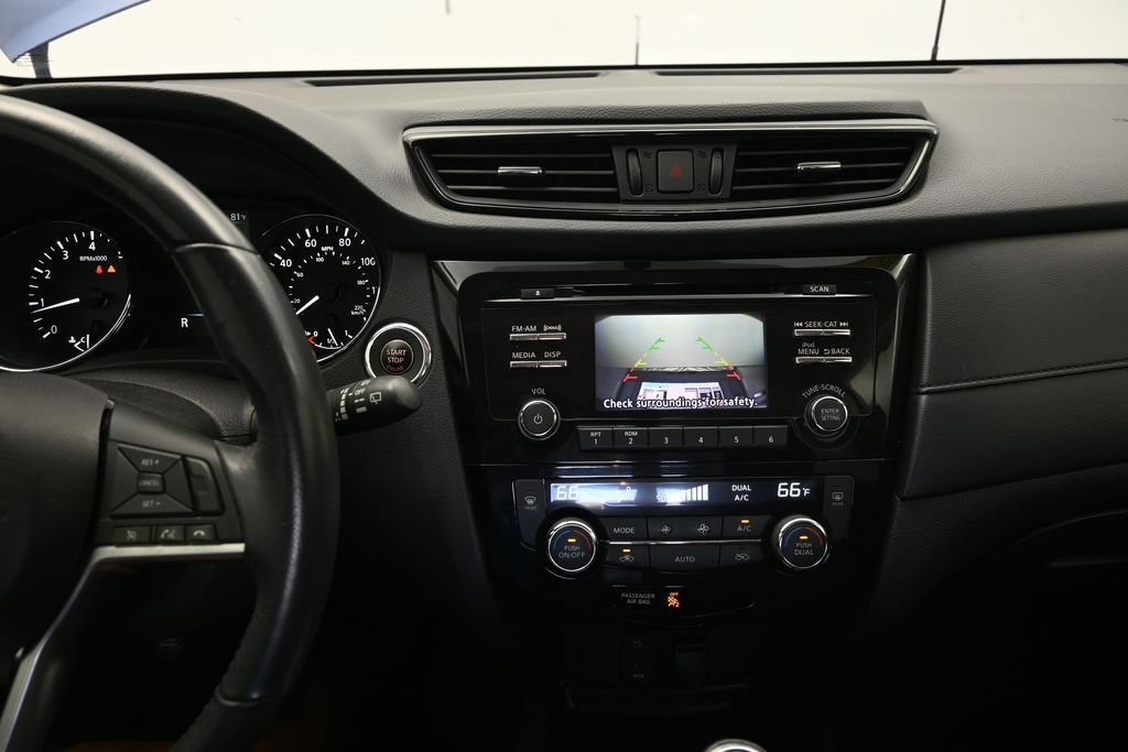Used 2017 Nissan Rogue SV FWD image 28