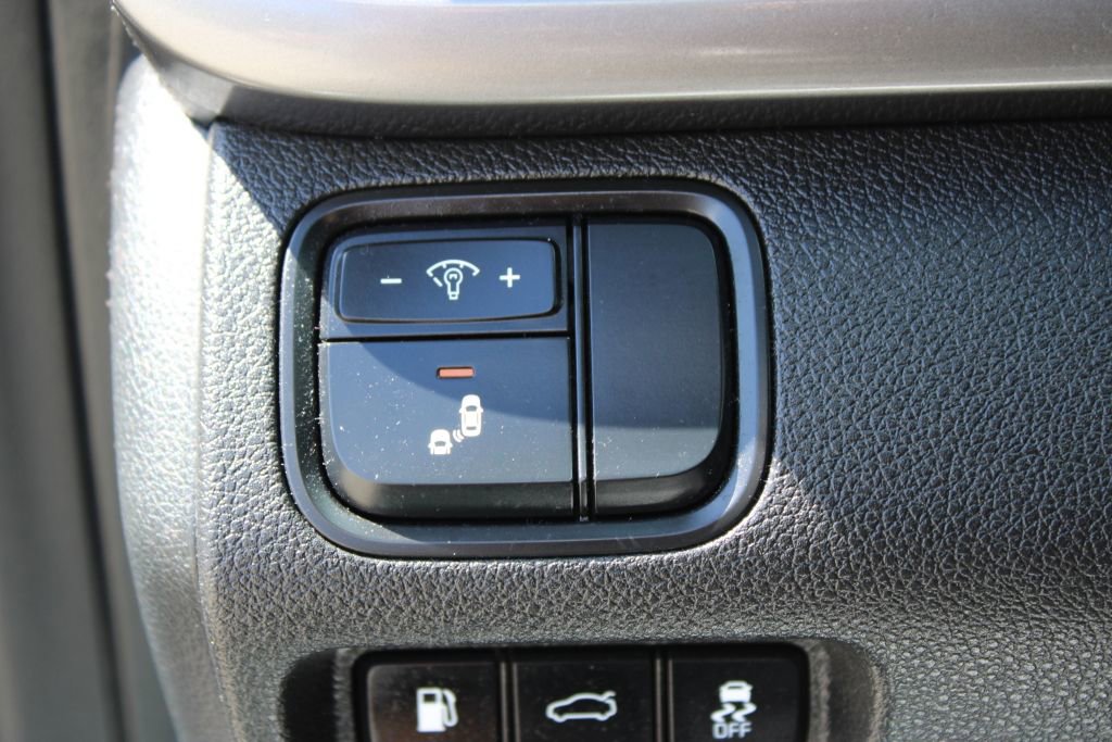 Used 2018 Kia Optima S w/ 18" Alloy Wheels Package image 27