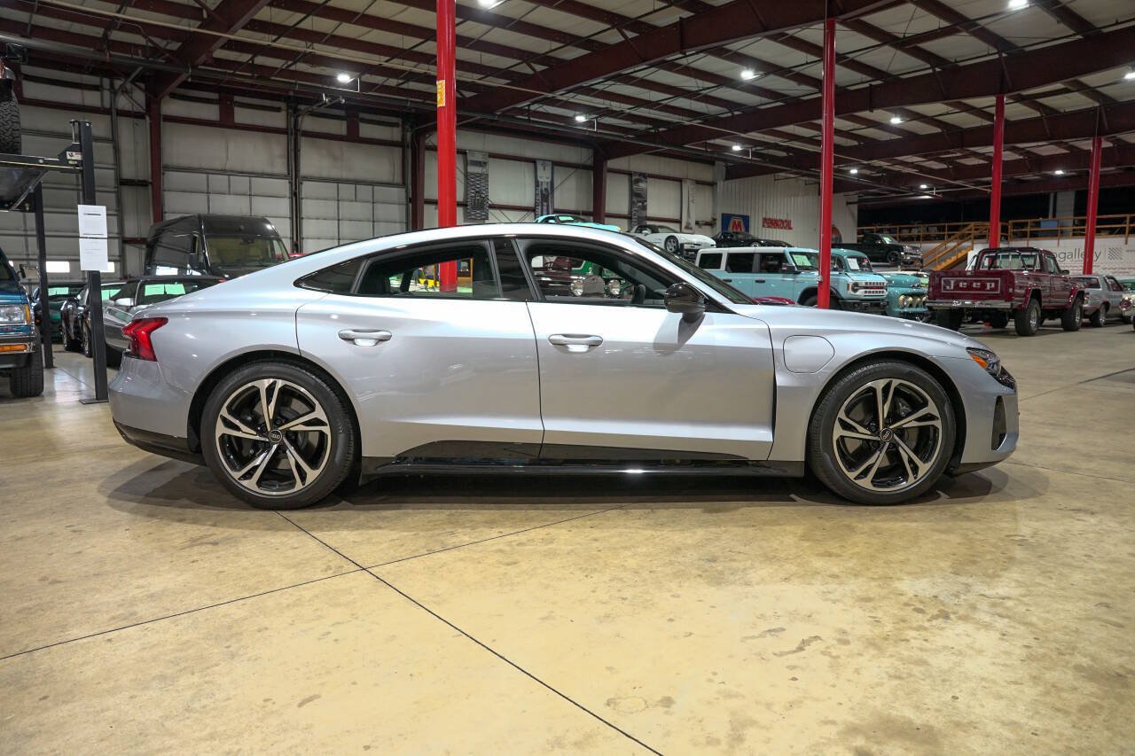 Used 2022 Audi e-tron GT Premium Plus w/ Performance Package AWD/4WD image 10
