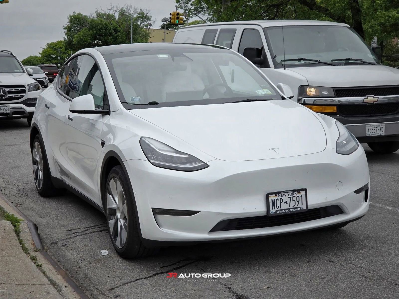Used 2021 Tesla Model Y Long Range AWD/4WD image 3