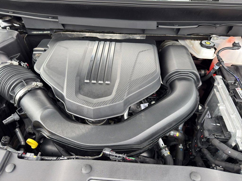 Used 2025 Chevrolet Traverse LT image 37