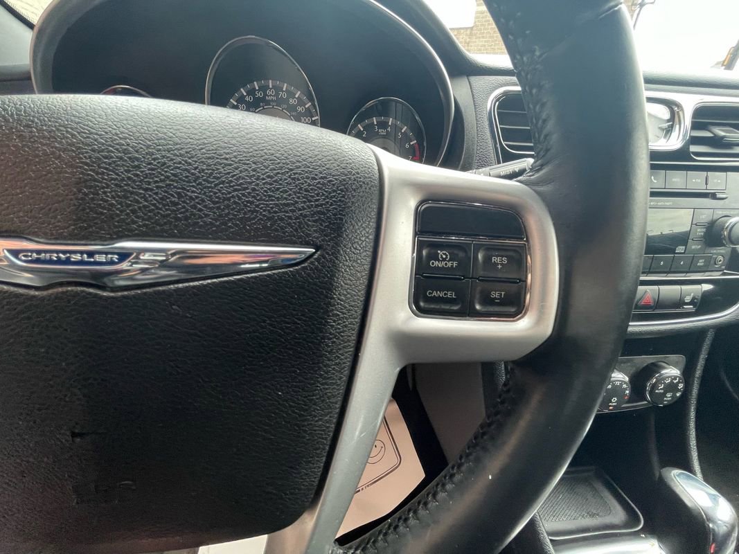 Used 2014 Chrysler 200 Limited image 14