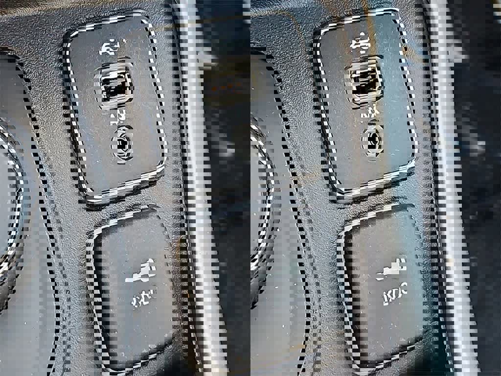 Used 2020 Jeep Compass Latitude w/ Popular Equipment Group image 23