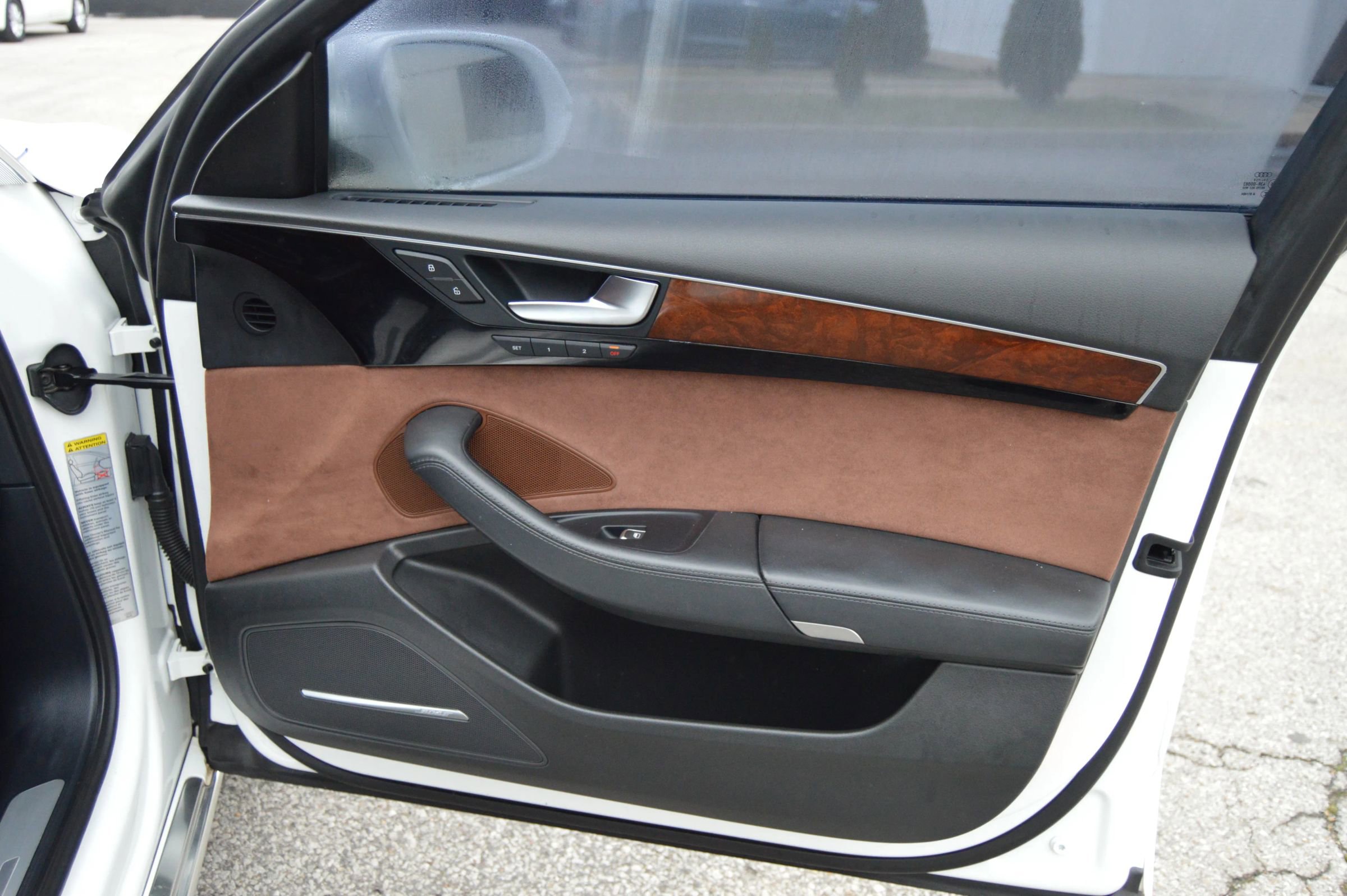 Used 2011 Audi A8 L 4.2 image 15