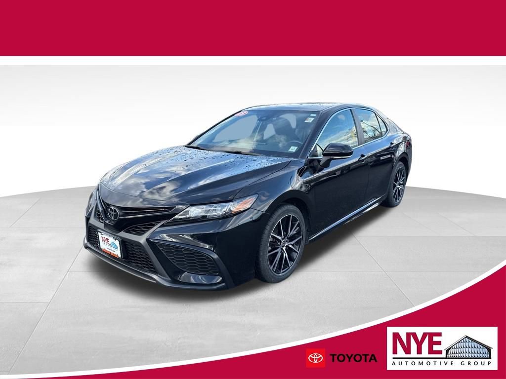 Used 2023 Toyota Camry SE image 1