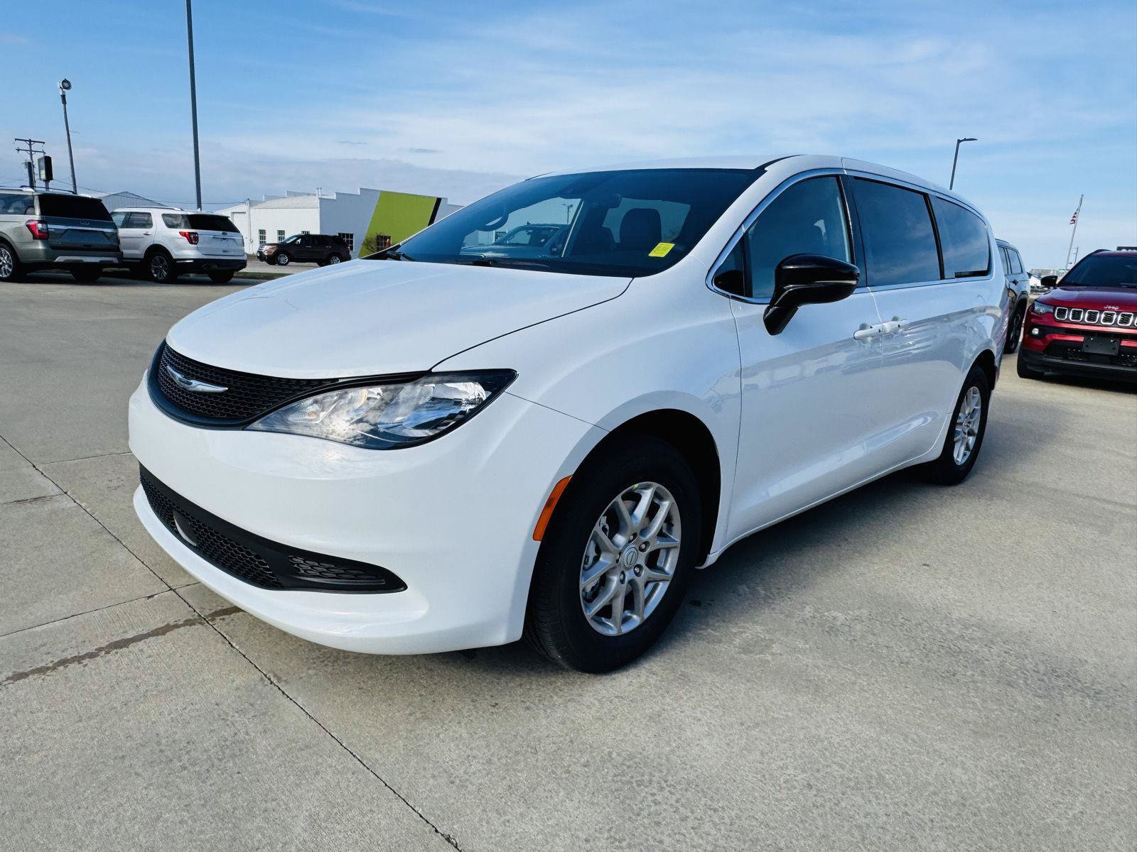 New 2026 Chrysler Voyager LX FWD image 38
