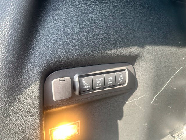 Used 2018 Ford Explorer Platinum AWD/4WD image 21