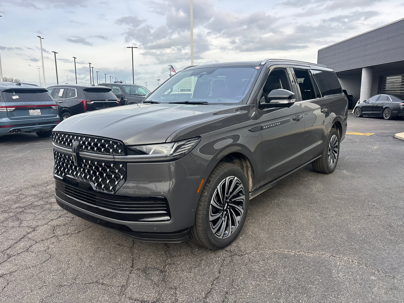 New 2025 Lincoln Navigator L Black Label image 3
