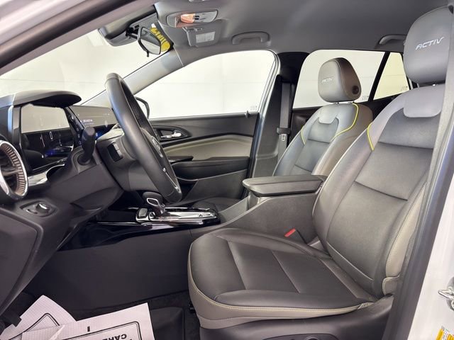 Used 2025 Chevrolet Trax ACTIV w/ Driver Confidence Package FWD image 2