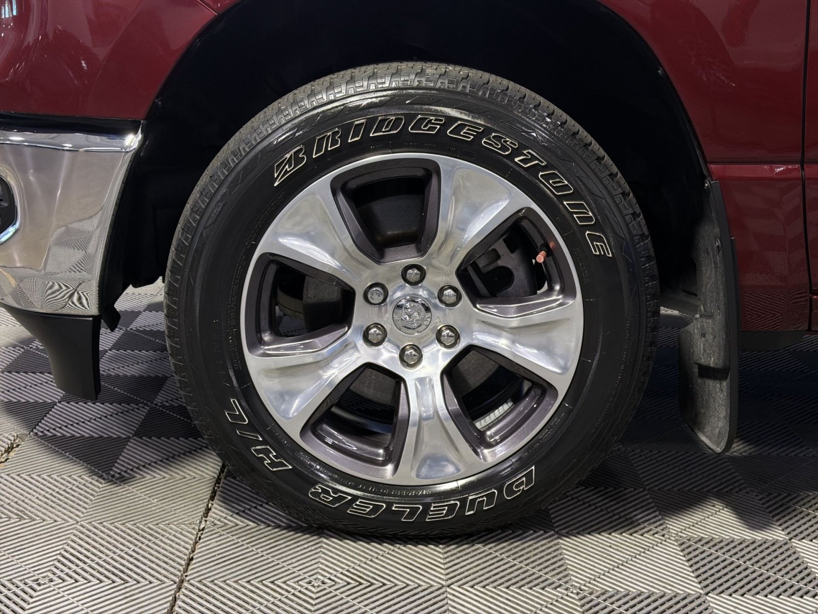 Used 2024 RAM 1500 Laramie AWD/4WD image 16