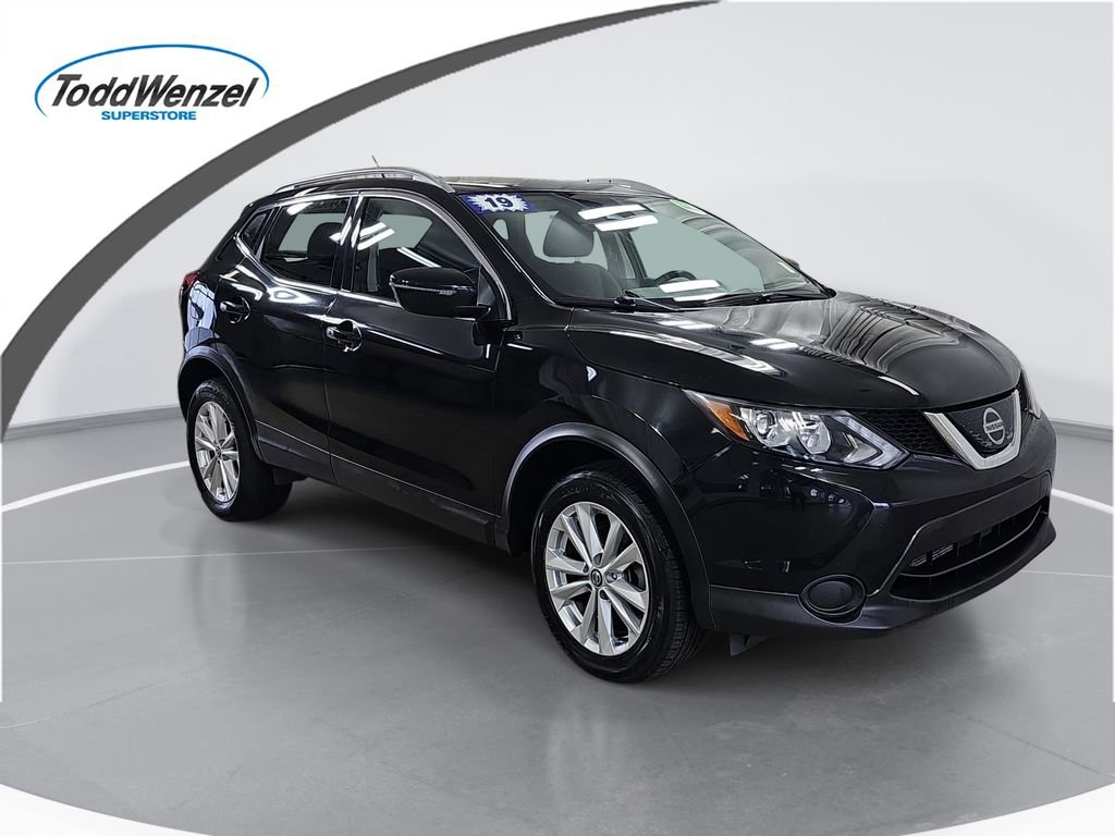 Used 2019 Nissan Rogue Sport SV image 1