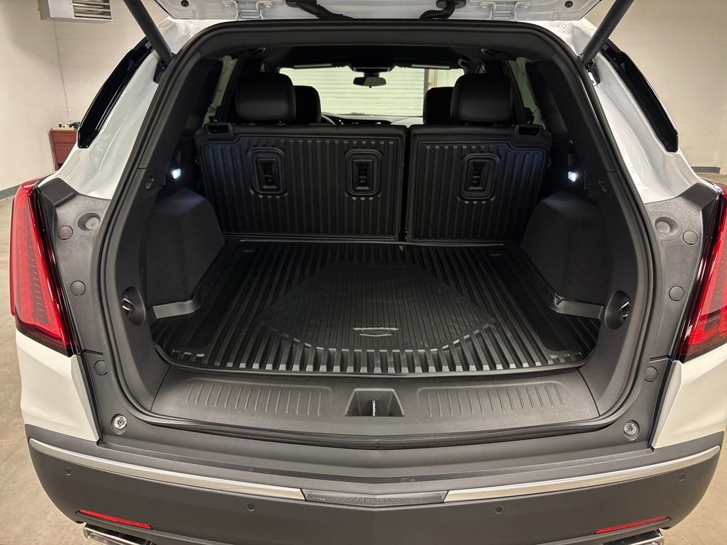 New 2026 Cadillac XT5 Luxury w/ LPO, Floor Liner Package image 17