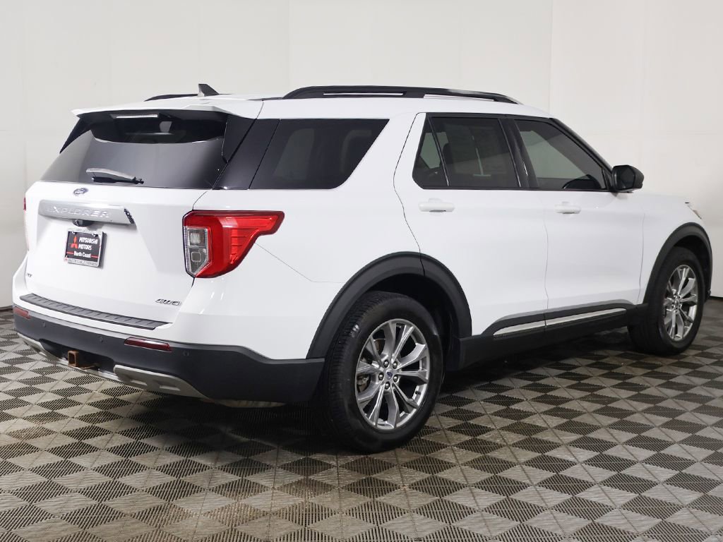 Used 2021 Ford Explorer XLT w/ Equipment Group 202A AWD/4WD image 11