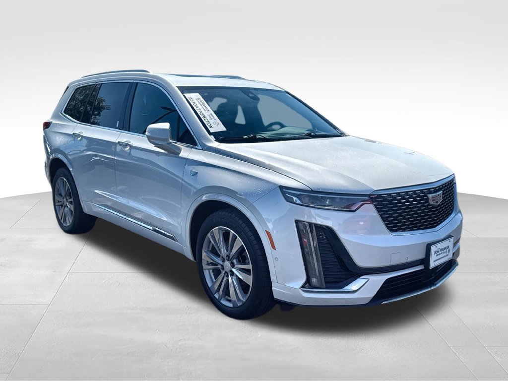 Used 2024 Cadillac XT6 Premium Luxury w/ Technology Package AWD/4WD image 3