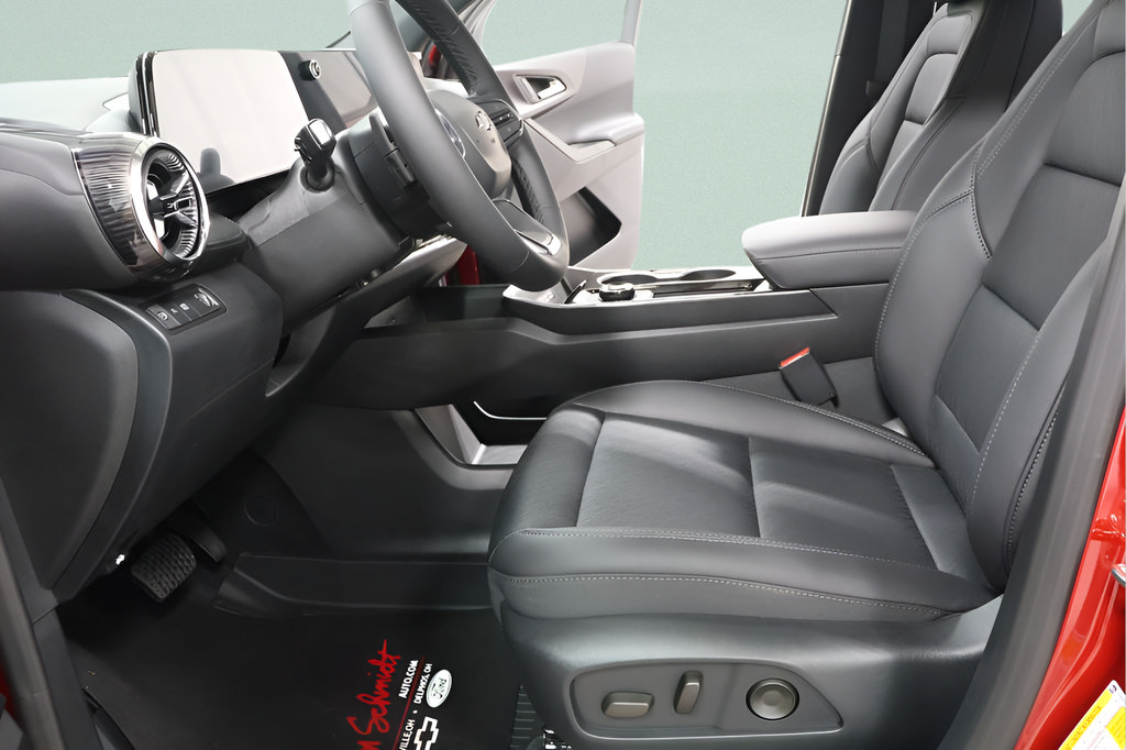 New 2027 Chevrolet Equinox LT w/ Convenience Package II FWD image 21