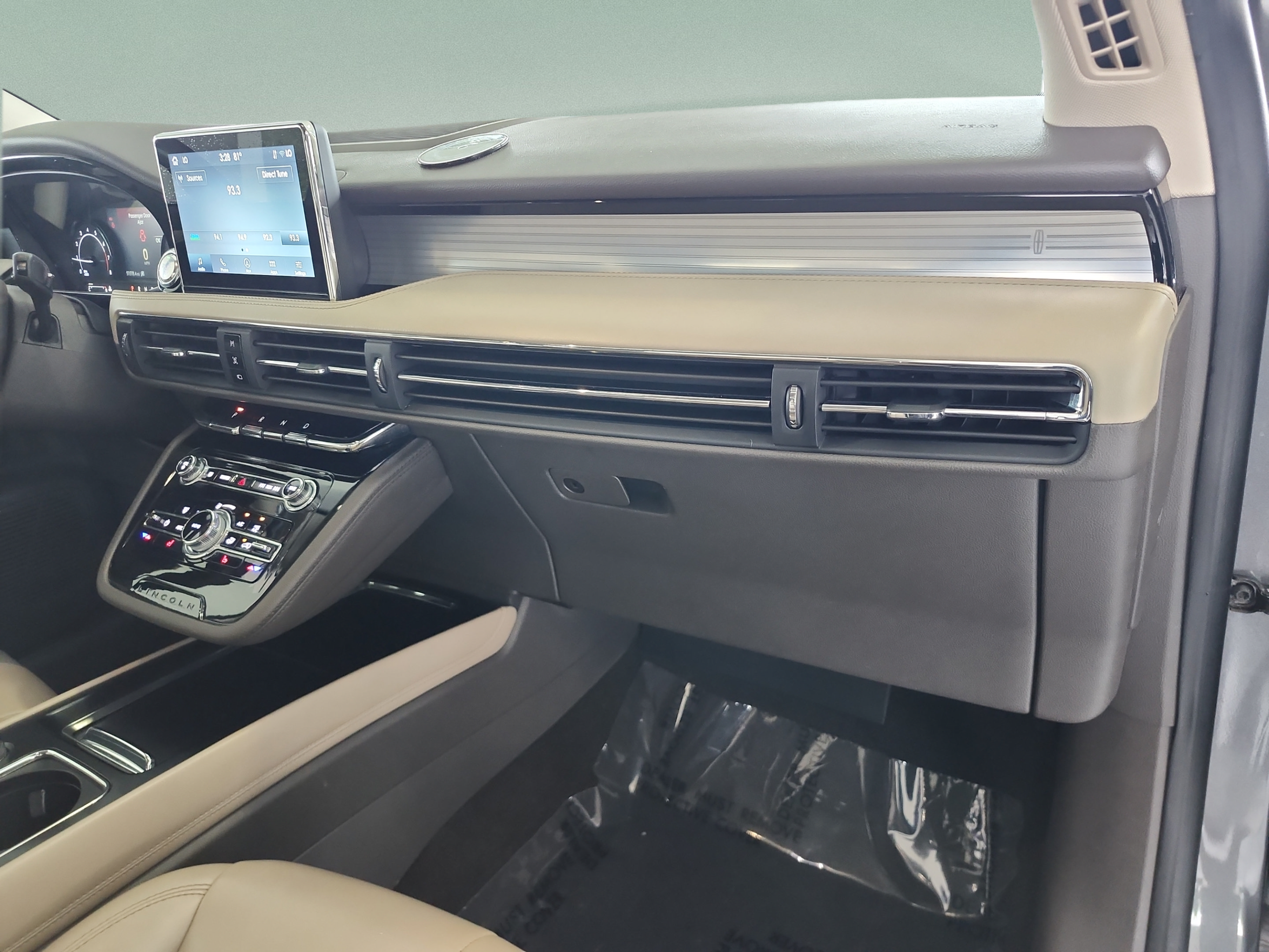 Used 2021 Lincoln Corsair FWD w/ Convenience Package image 21
