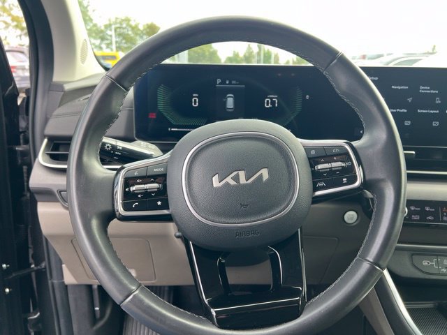 Certified 2025 Kia Carnival EX FWD image 14