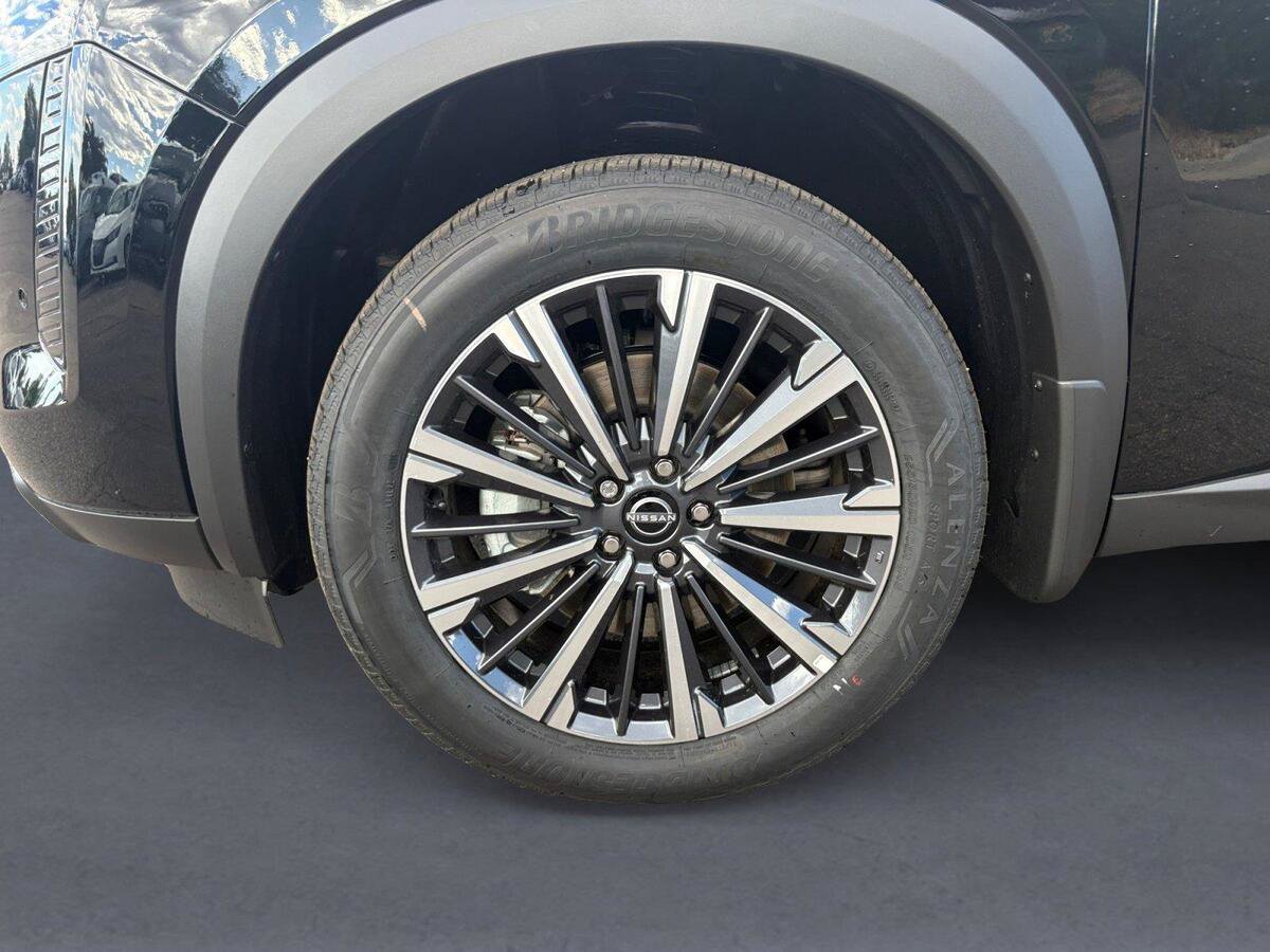 New 2026 Nissan Pathfinder Platinum AWD/4WD image 14