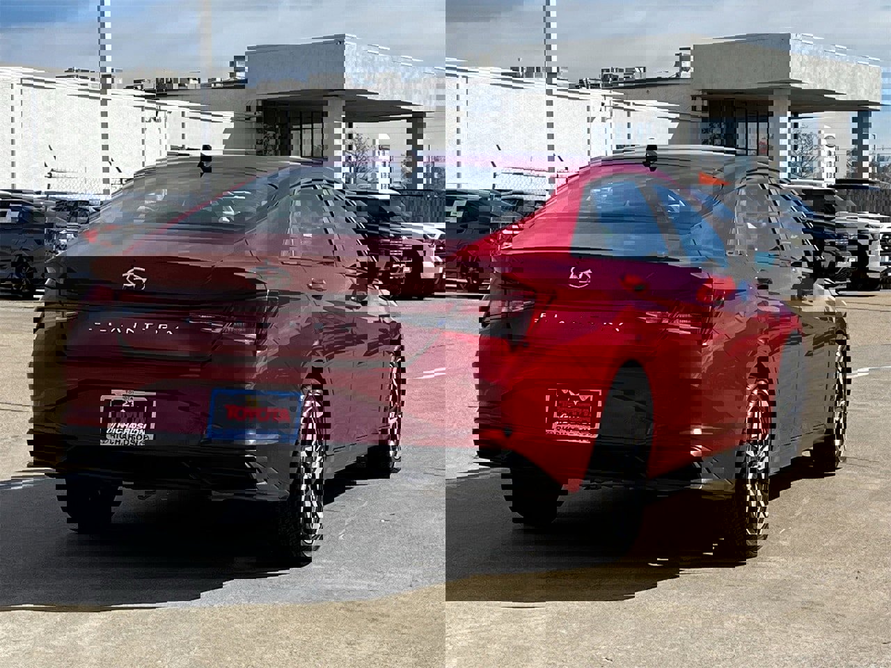 Used 2023 Hyundai Elantra SEL w/ Convenience Package image 4