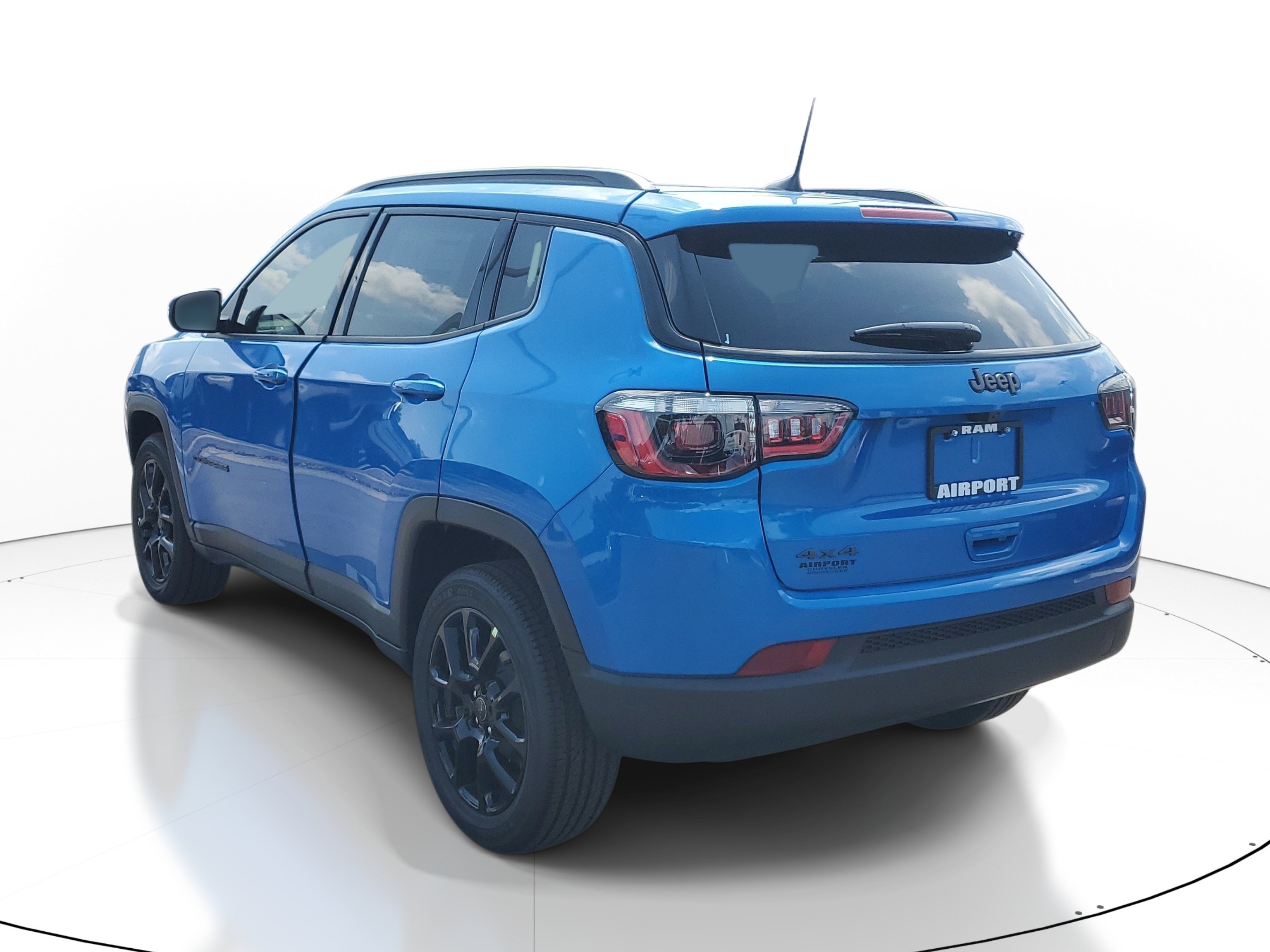 New 2026 Jeep Compass Latitude AWD/4WD image 3