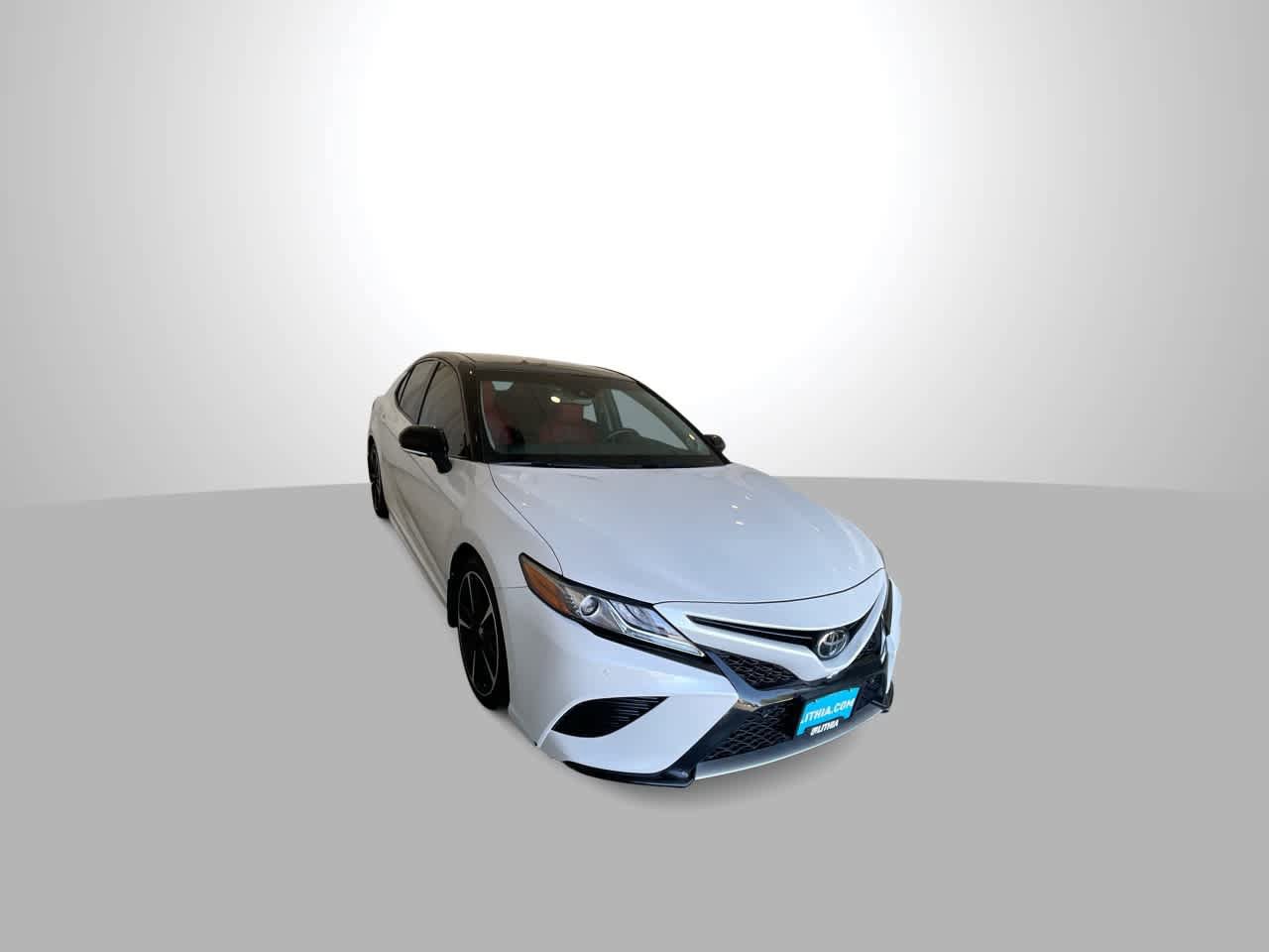Used 2018 Toyota Camry XSE w/ Driver Assist Package FWD image 2