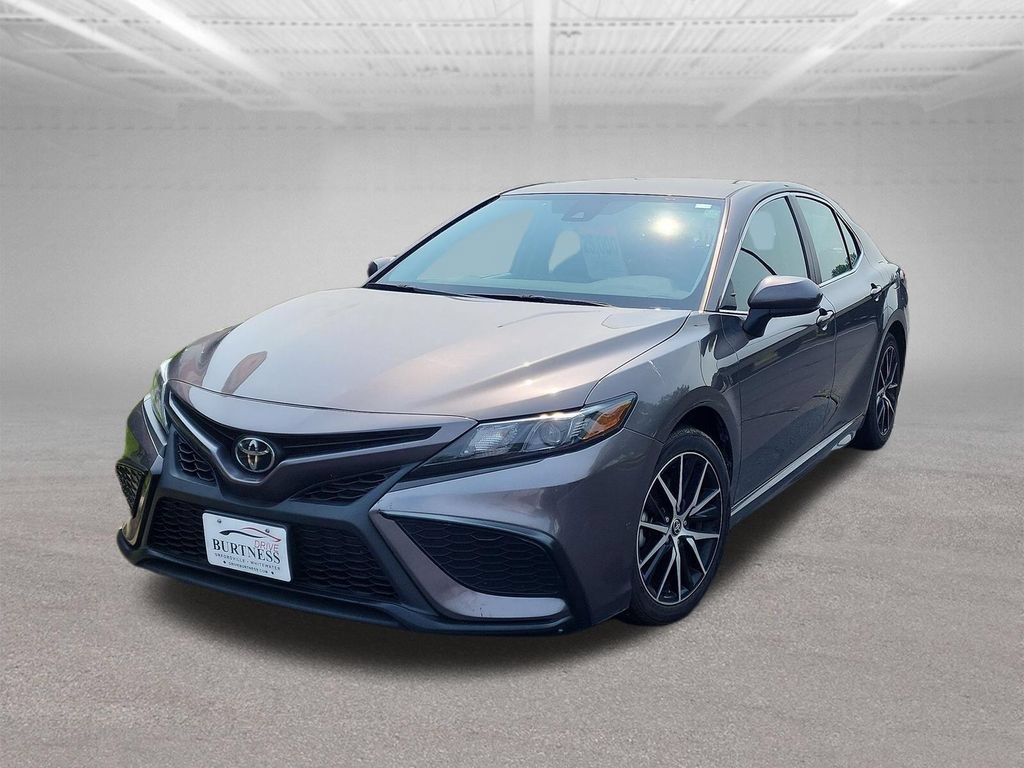 Used 2024 Toyota Camry SE FWD image 3