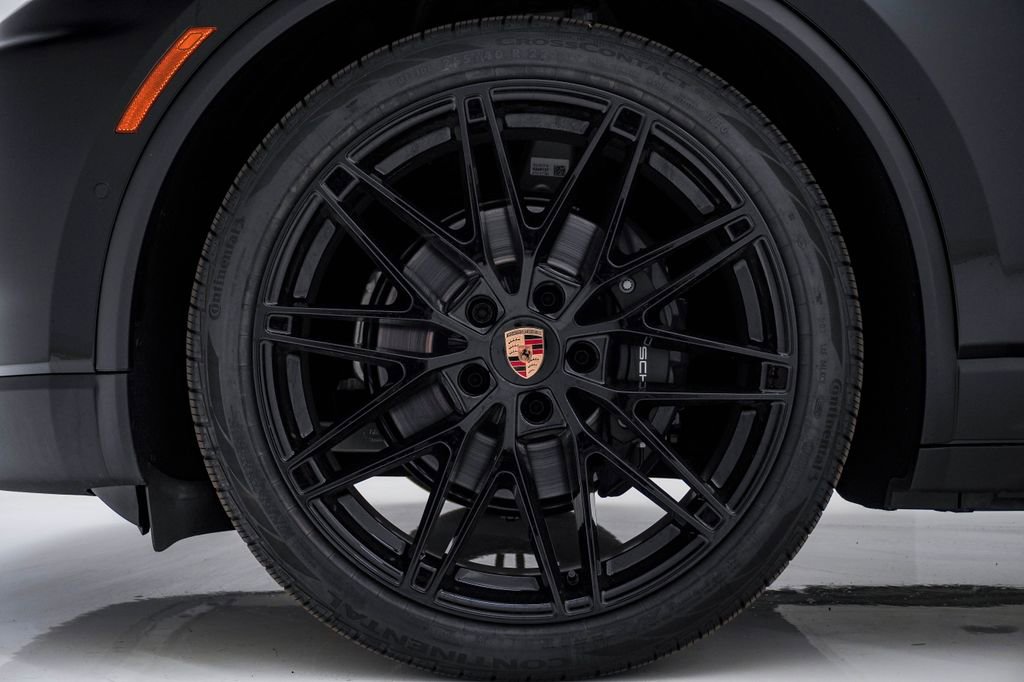 New 2026 Porsche Macan 4 Electric AWD/4WD image 13