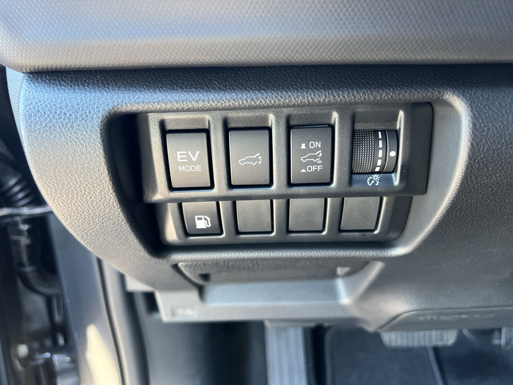 Used 2025 Subaru Forester Limited AWD/4WD image 18