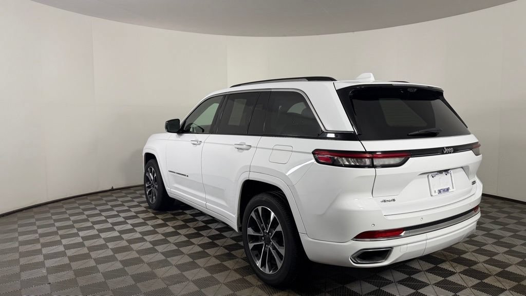 Used 2022 Jeep Grand Cherokee Overland w/ Luxury Tech Group IV AWD/4WD image 6