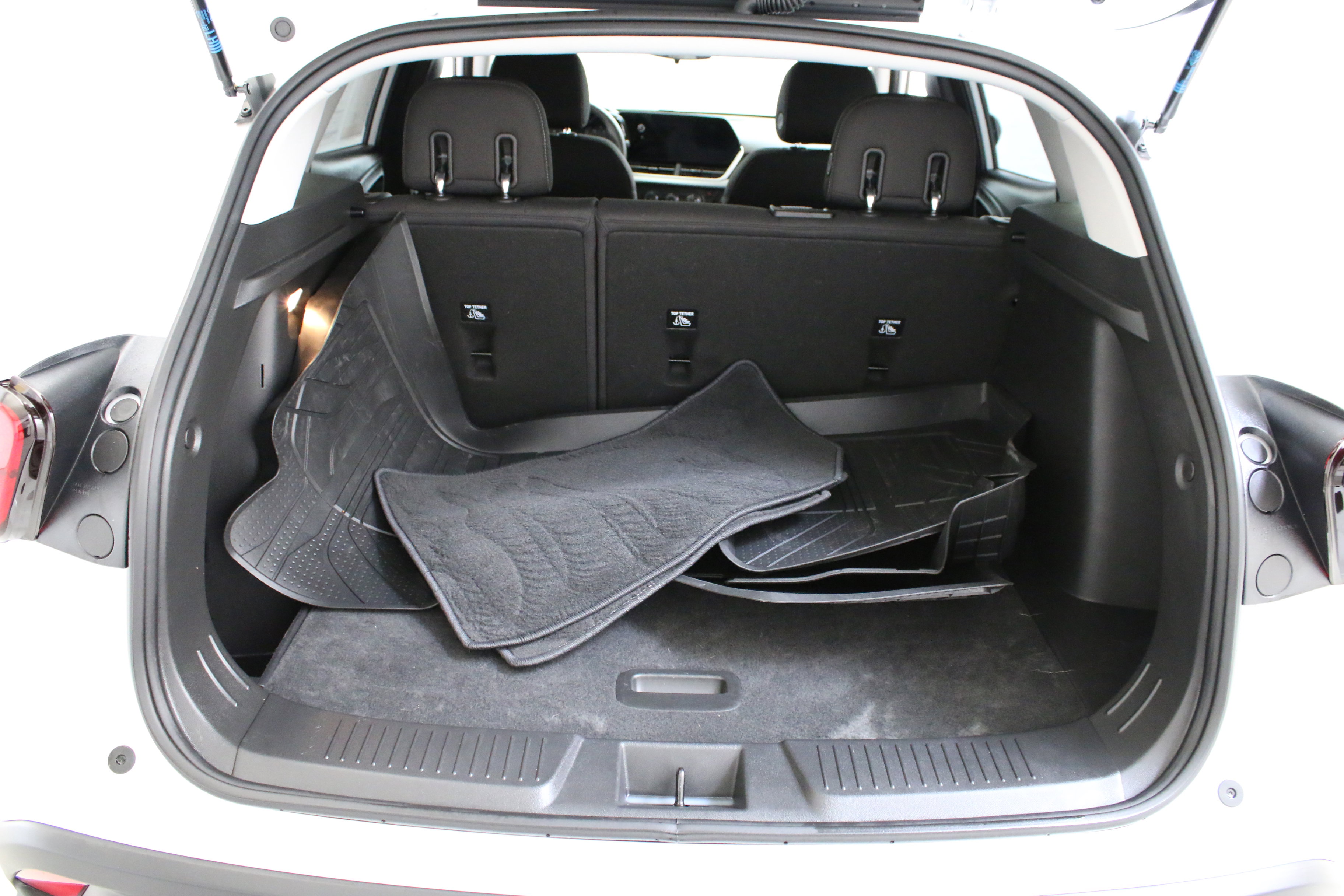 Used 2025 Chevrolet Trax LS image 28