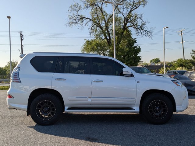 Used 2014 Lexus GX 460 w/ Premium Package AWD/4WD image 4