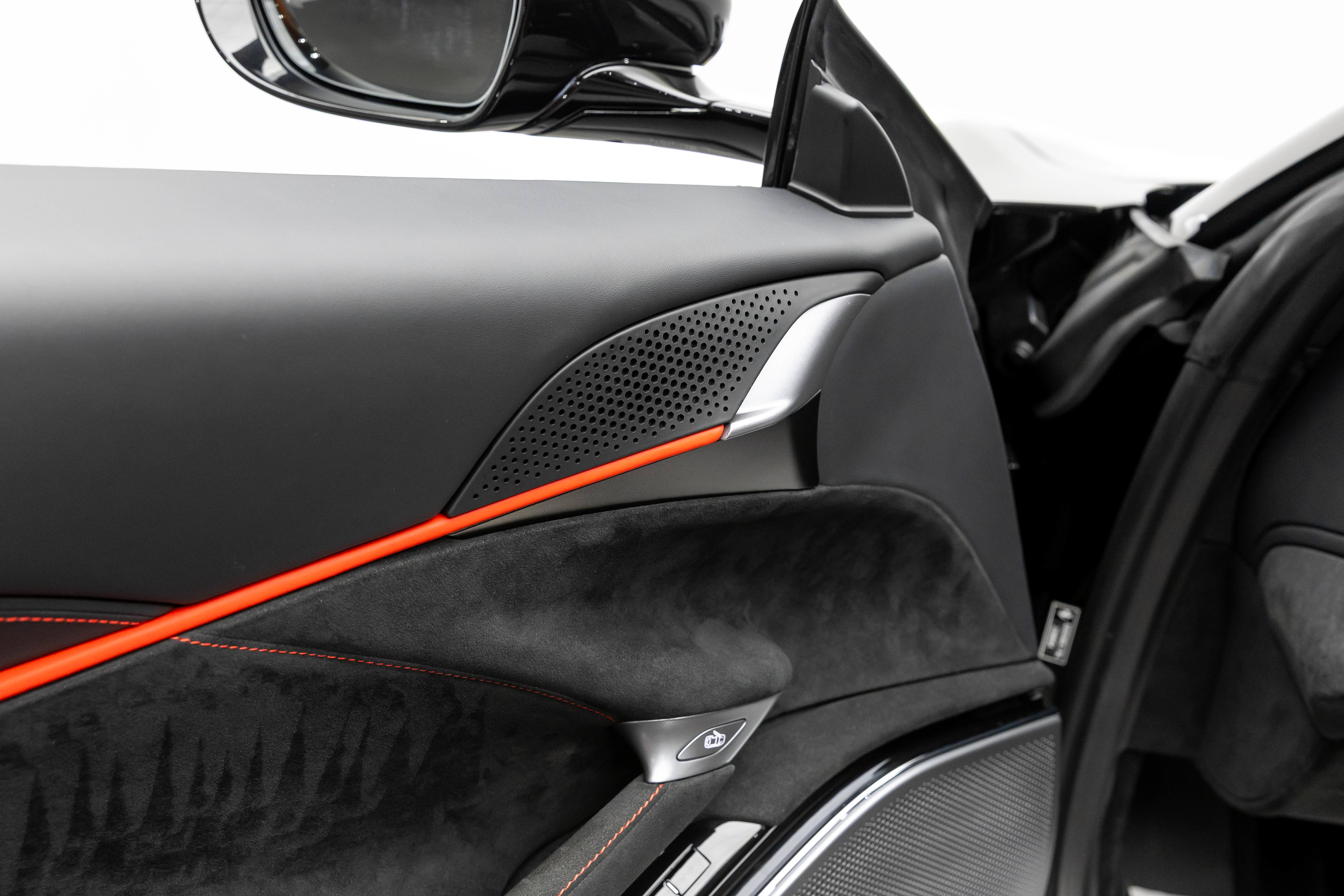 Used 2025 Ferrari Roma Spider RWD image 13