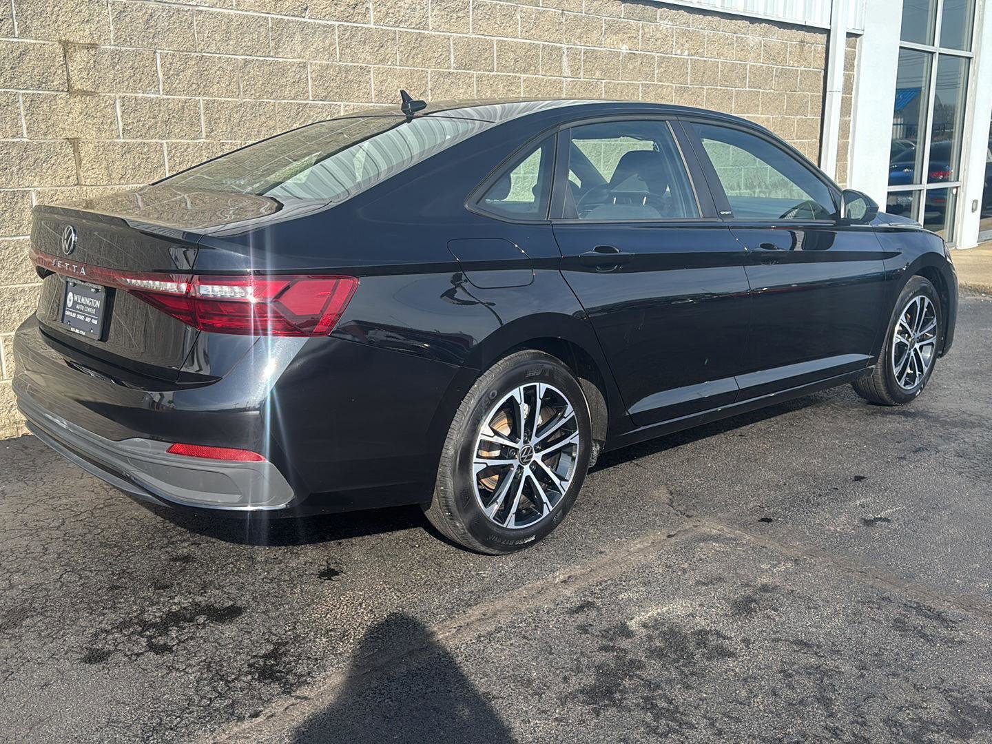 Used 2025 Volkswagen Jetta Sport image 3