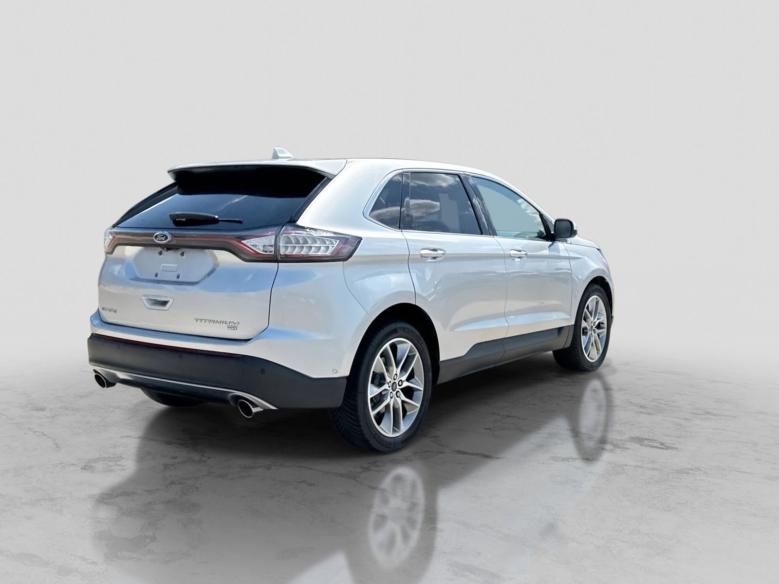 Used 2017 Ford Edge Titanium w/ Equipment Group 302A AWD/4WD image 8