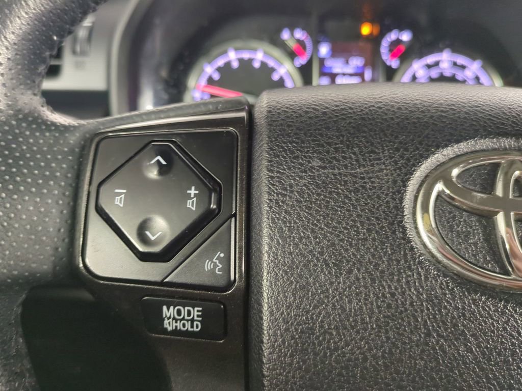 Used 2020 Toyota 4Runner Venture w/ Moonroof Package image 31
