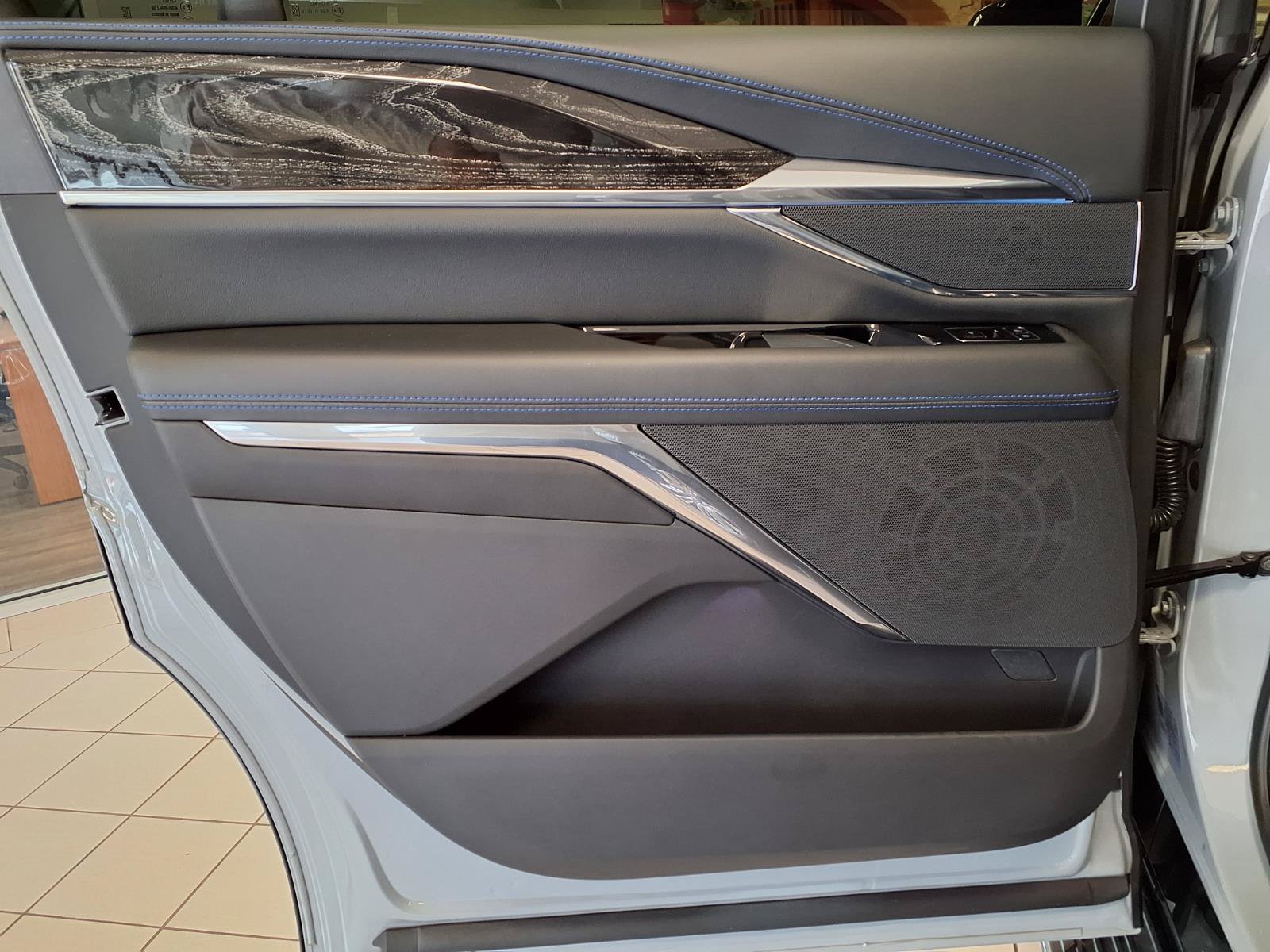 Certified 2026 Cadillac Escalade IQL Luxury AWD/4WD image 18
