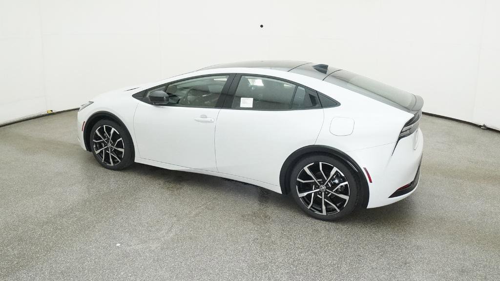 New 2025 Toyota Prius Plug-In Hybrid image 11