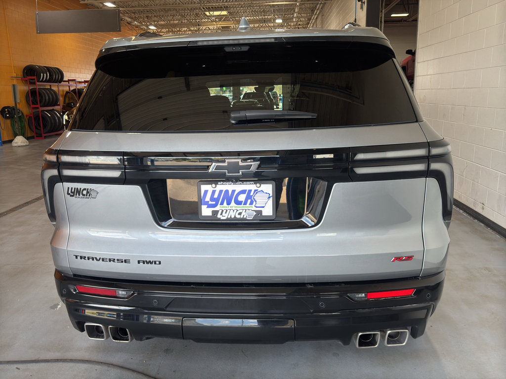 Used 2025 Chevrolet Traverse RS AWD/4WD image 4