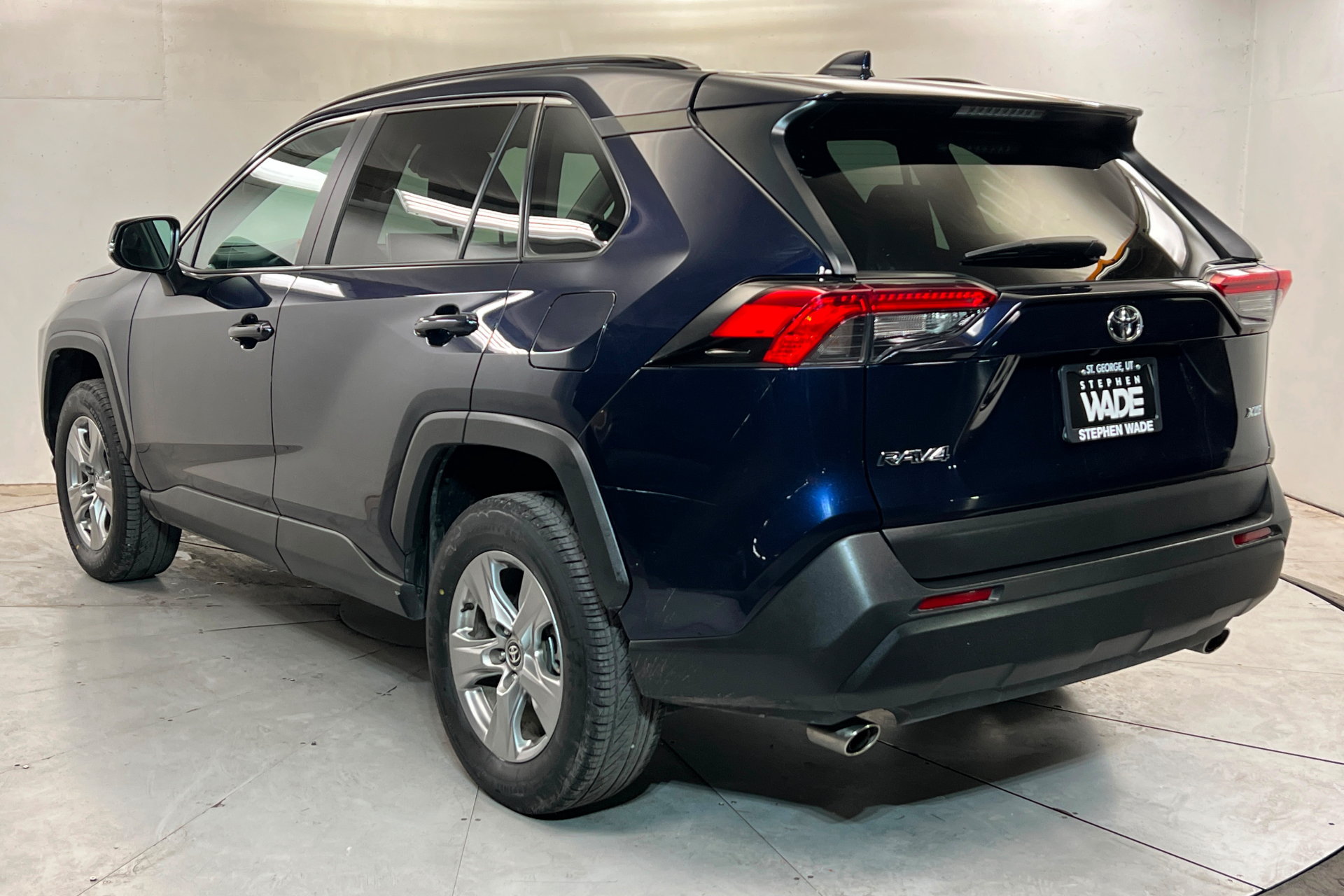 Used 2025 Toyota RAV4 XLE FWD image 3