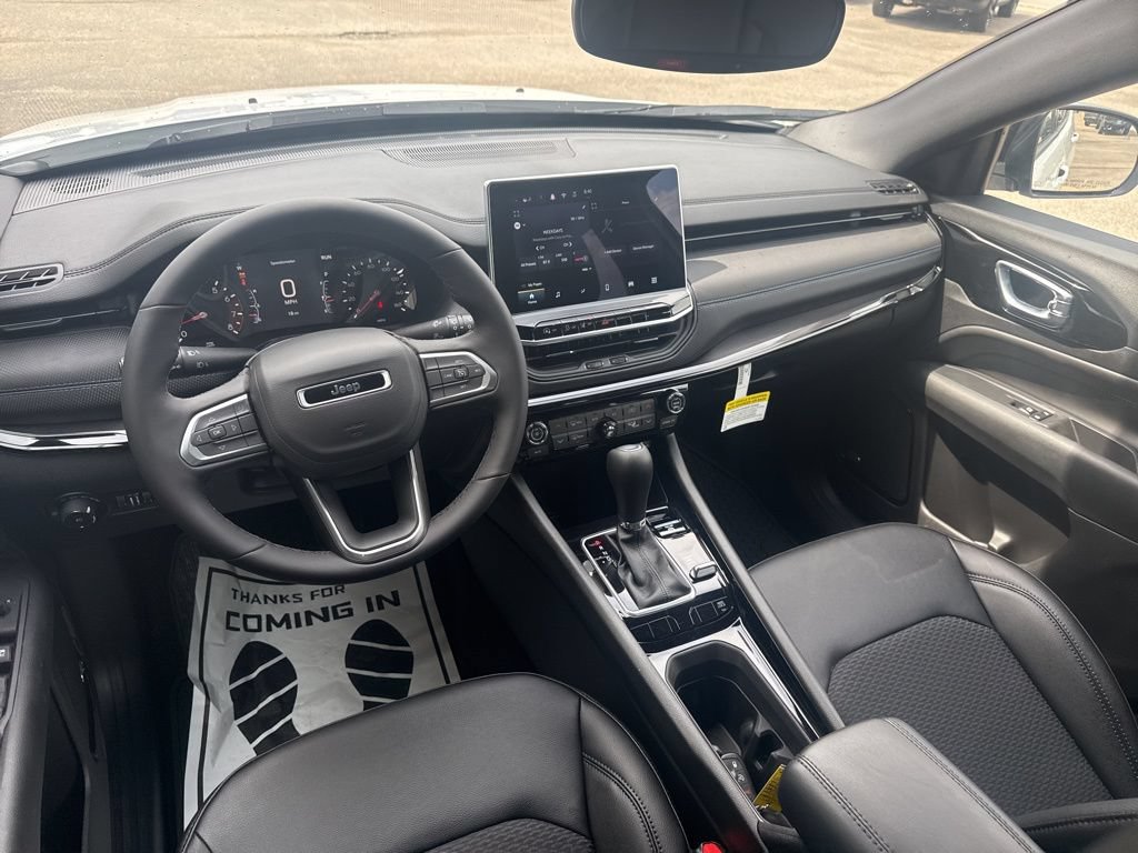 New 2026 Jeep Compass Latitude w/ Sun and Sound Group AWD/4WD image 13