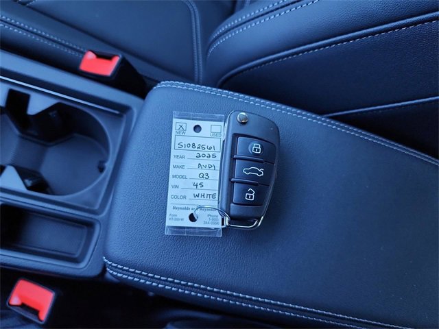 New 2025 Audi Q3 2.0T Premium image 31