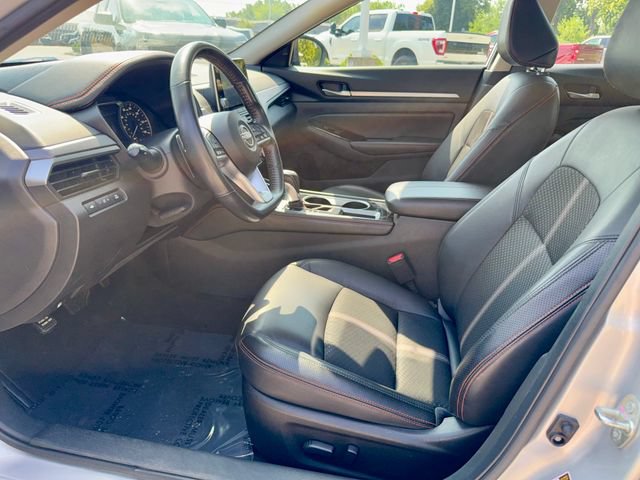Used 2024 Nissan Altima 2.5 SR FWD image 12