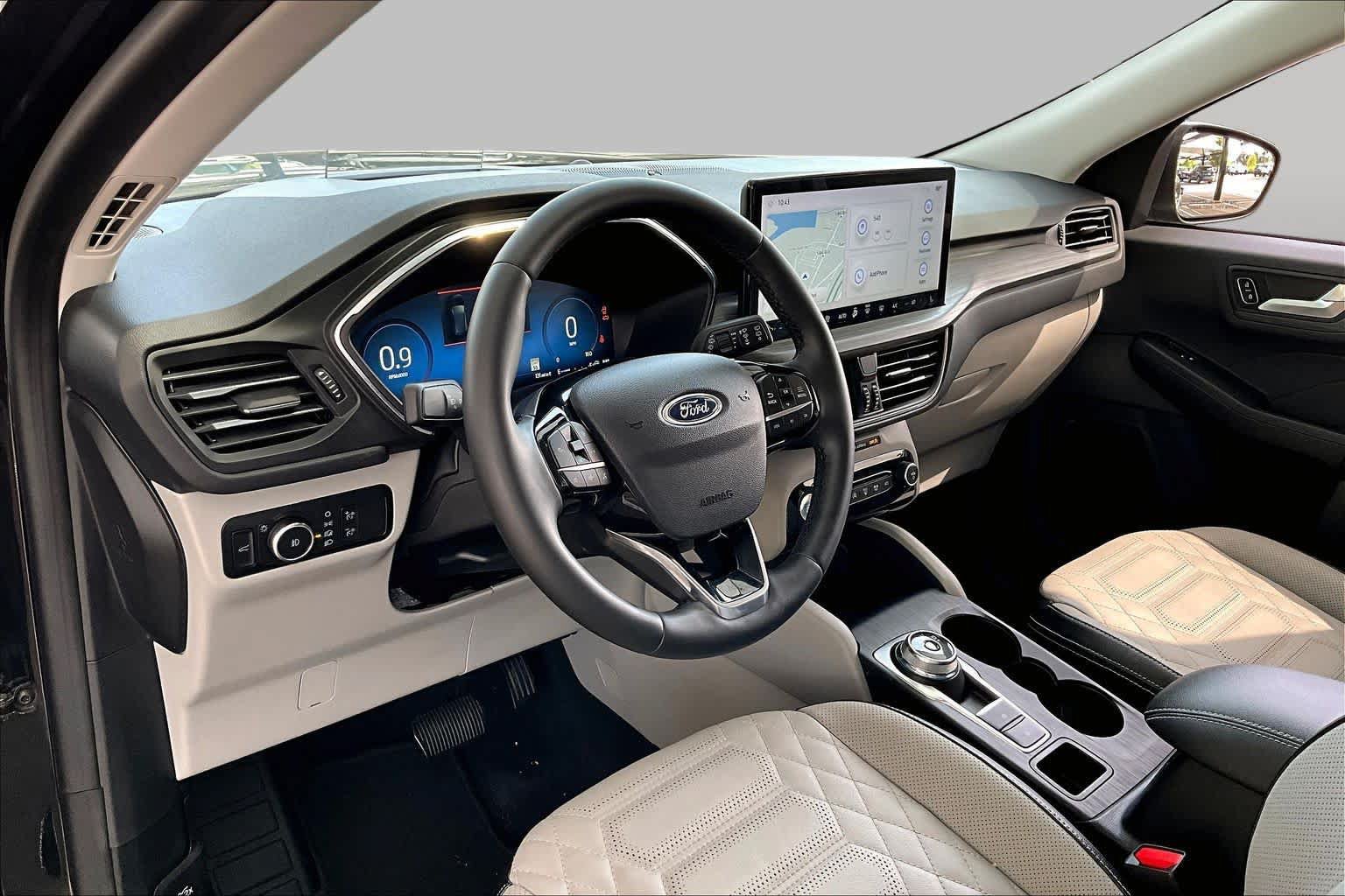 Used 2023 Ford Escape Platinum w/ Premium Technology Package AWD/4WD image 18