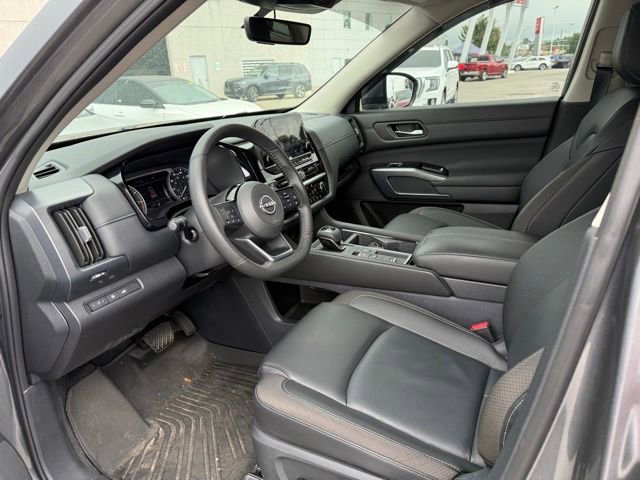 Used 2025 Nissan Pathfinder SL w/ Cargo Package FWD image 24
